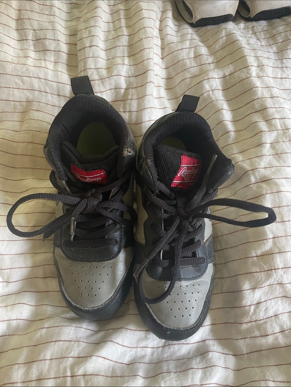 Baseball Cleats - Picture 2 of 3